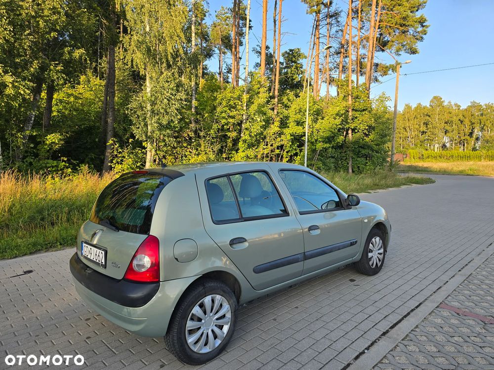 Renault Clio - 14