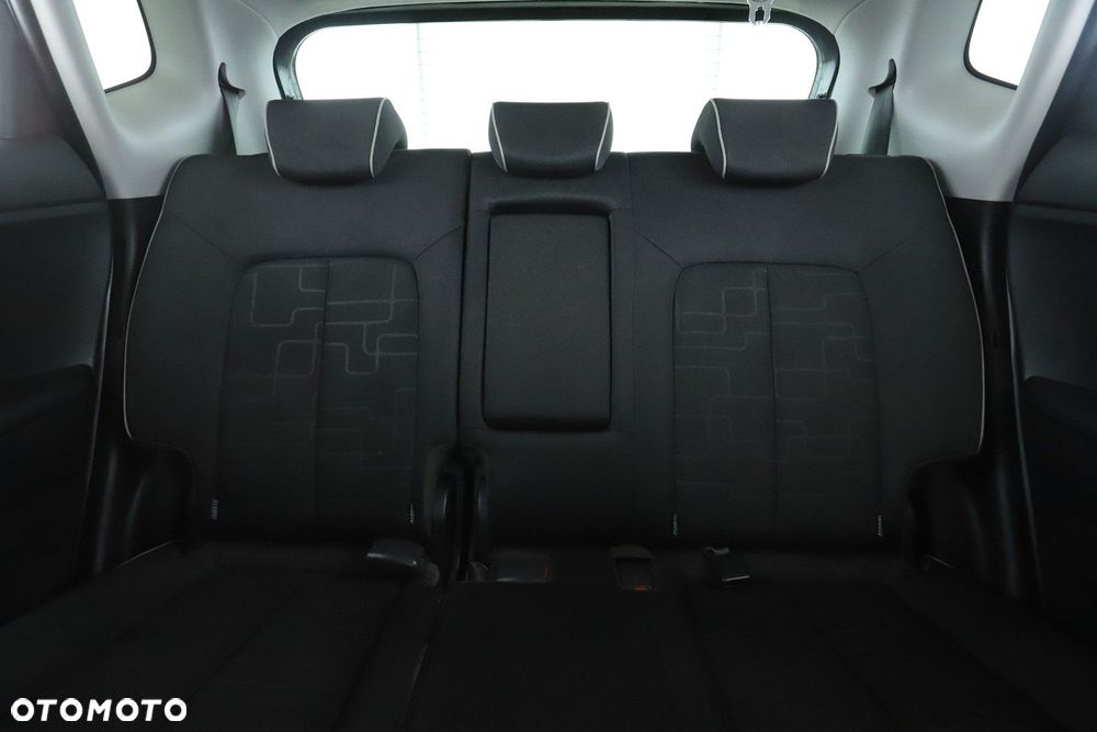 Kia Venga - 25
