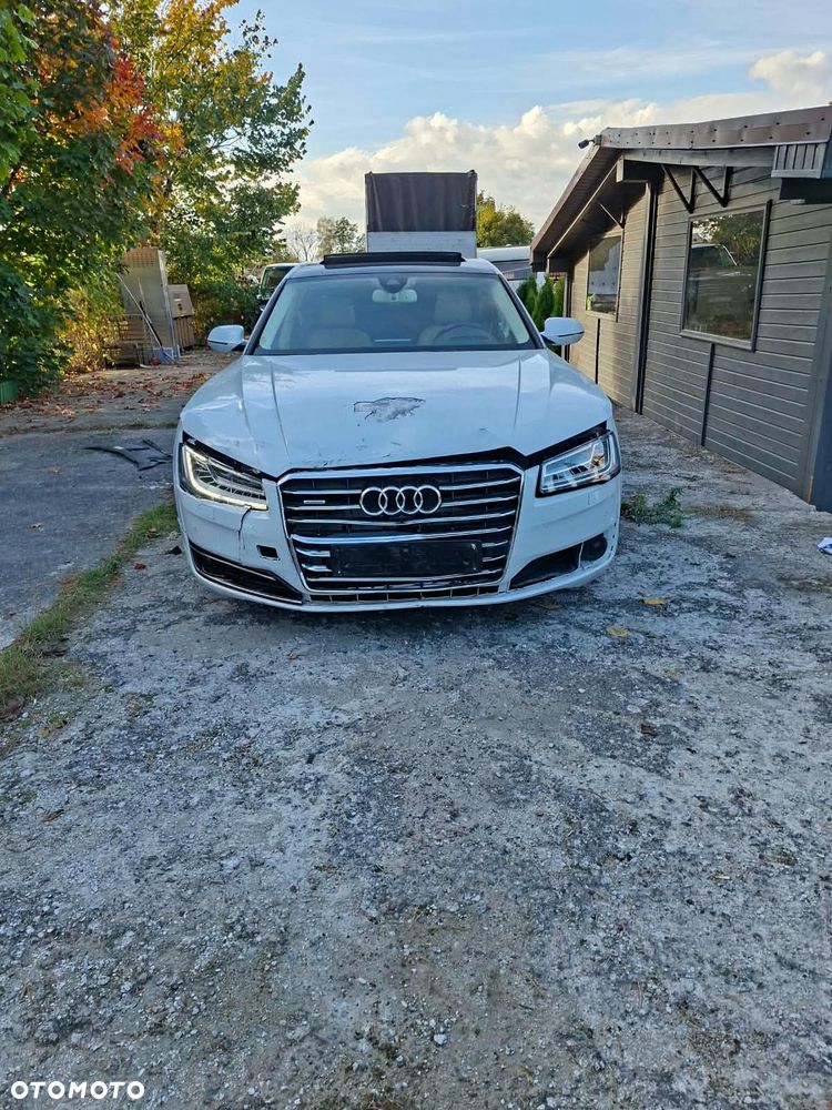 Audi A8 - 4