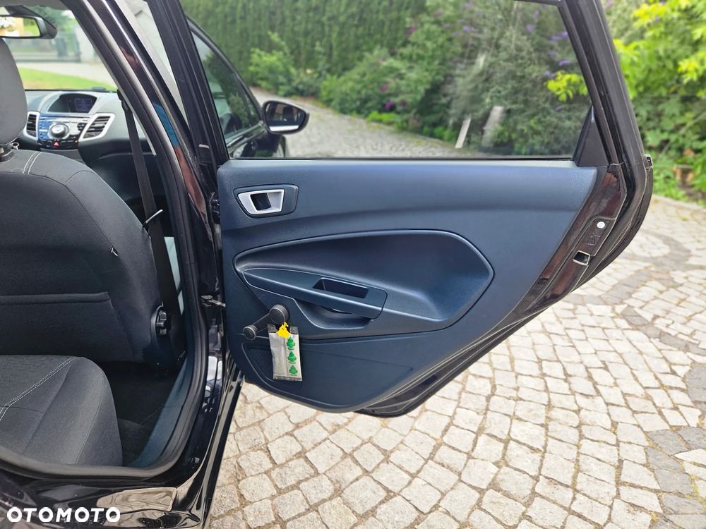 Ford Fiesta 1.25 Titanium X - 16