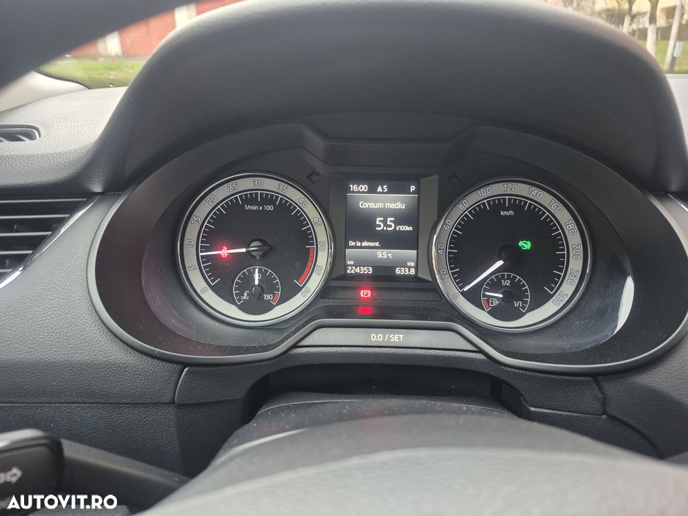 Skoda Octavia 2.0 TDI DSG Ambition - 9