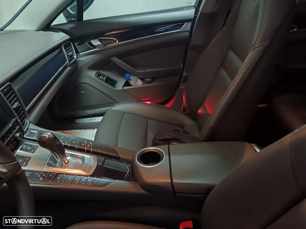 Porsche Panamera 4S PDK - 29