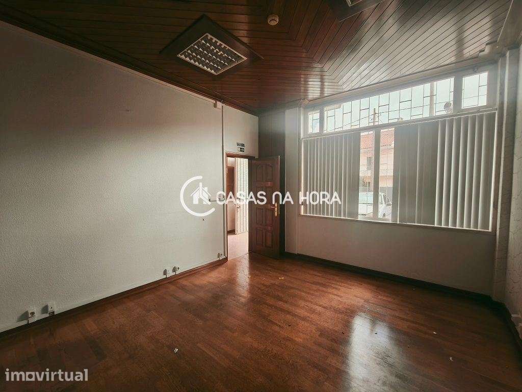 Ótima Loja/Escritório - Bom Estado  Muito Próximo do Centro de Algu... - Grande imagem: 4/21