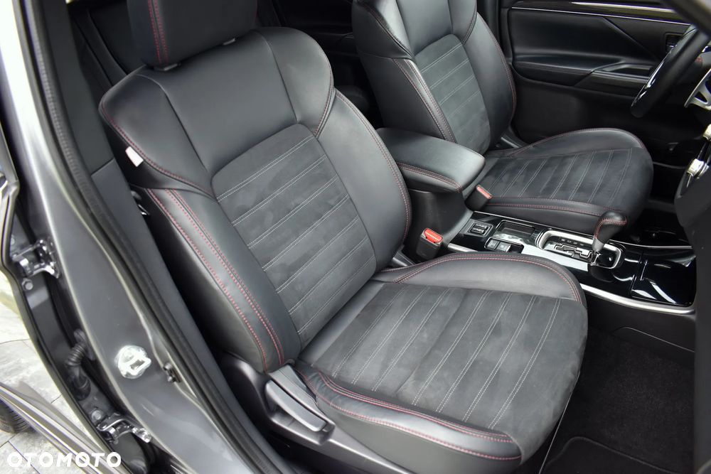 Mitsubishi Outlander 2.0 4WD CVT Diamant Edition+ - 36