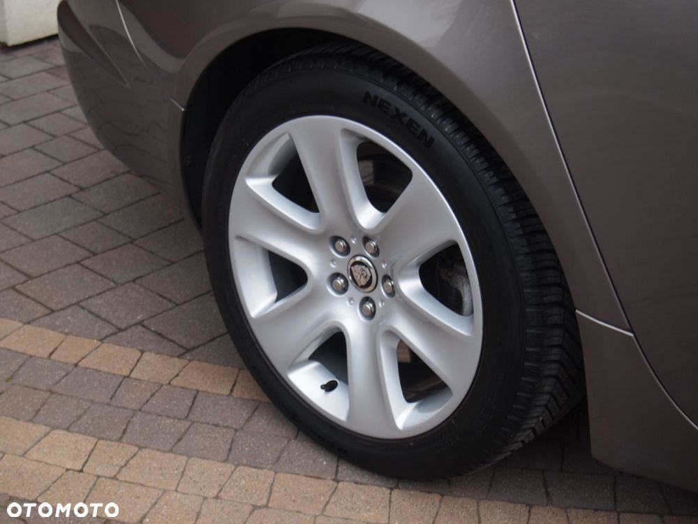 Jaguar XF 3.0 V6 D Premium Luxury - 9