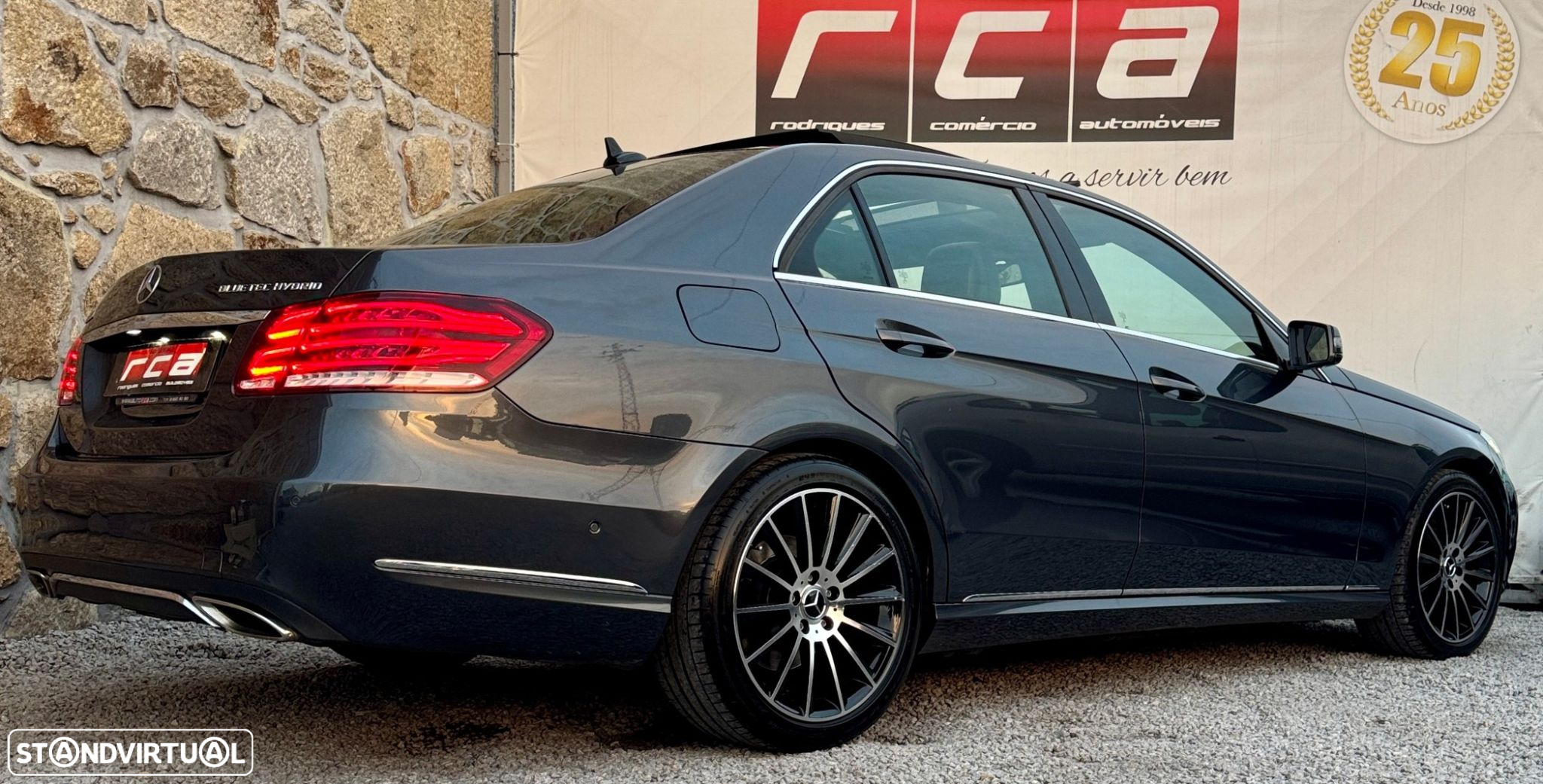 Mercedes-Benz E 300 Bluetec Hybrid Avantgarde - 48