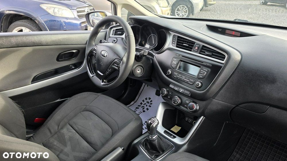 Kia Ceed - 23