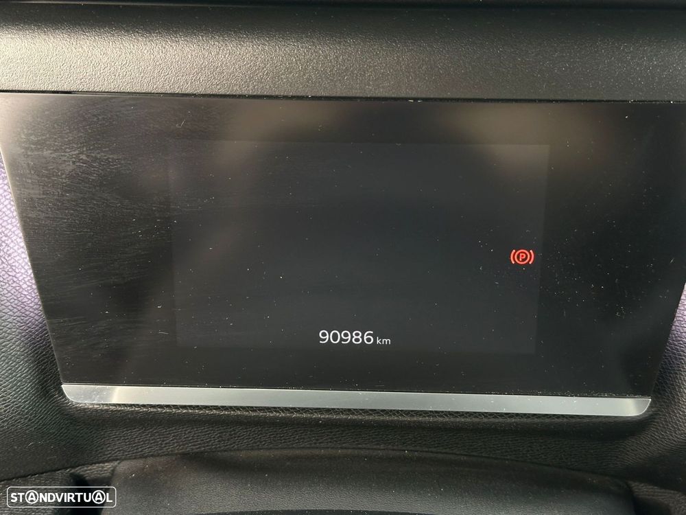 Citroën C4 X 1.2 PureTech Shine EAT8 - 9