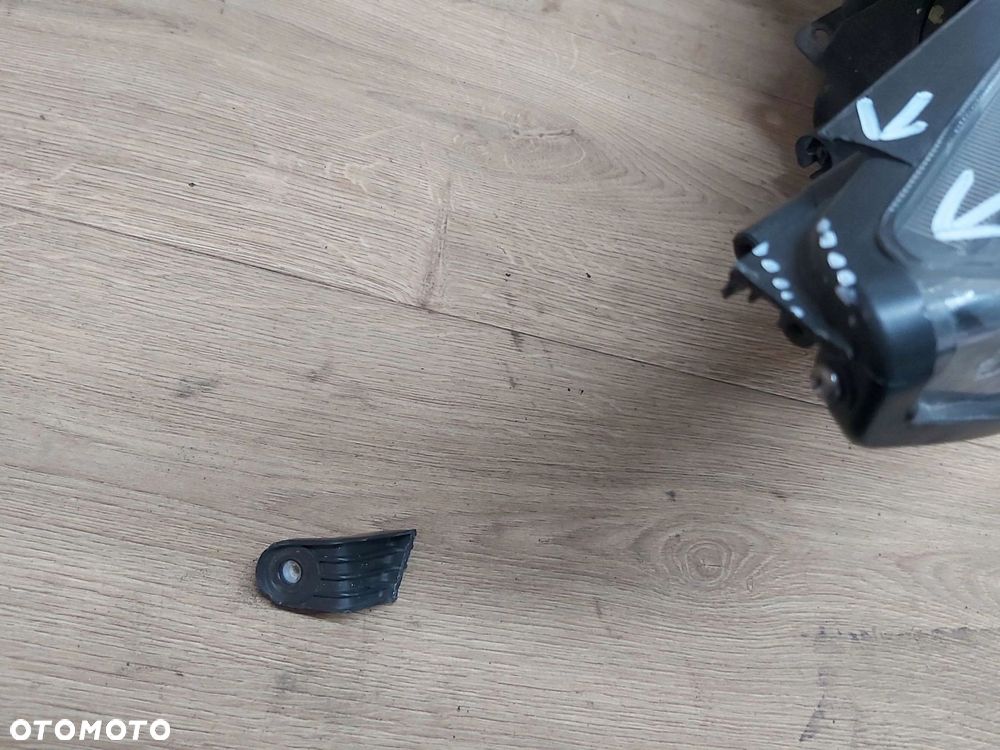 Toyota Avensis T27 II Lift T29 15-18r lampa prawy przód ANGLIK - 2