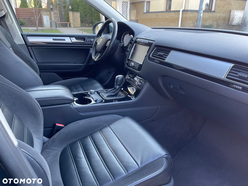 Volkswagen Touareg 3.0 V6 TDI BMT R-Style - 13