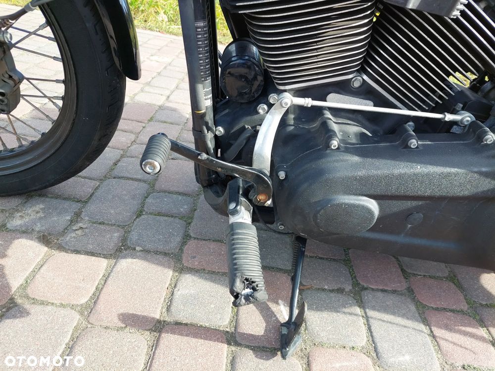 Harley-Davidson Softail Street Bob - 16