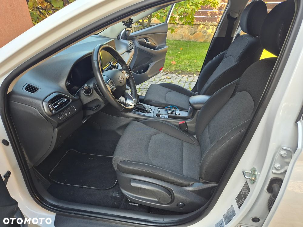 Hyundai i30 1.6 CRDI DCT Intro - 25