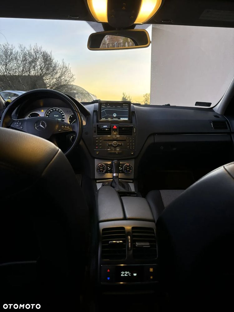 Mercedes-Benz Klasa C 320 CDI DPF 7G-TRONIC Avantgarde - 18