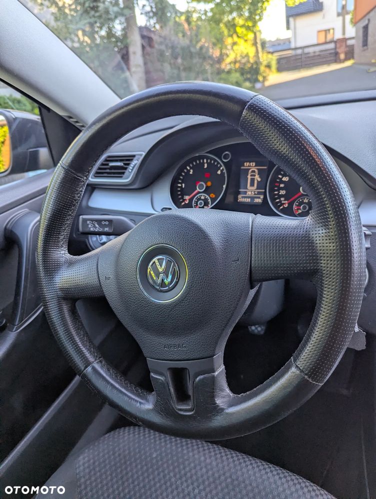 Volkswagen Passat 1.6 TDI Trendline - 9