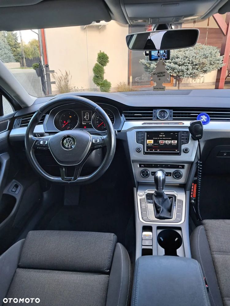 Volkswagen Passat - 10