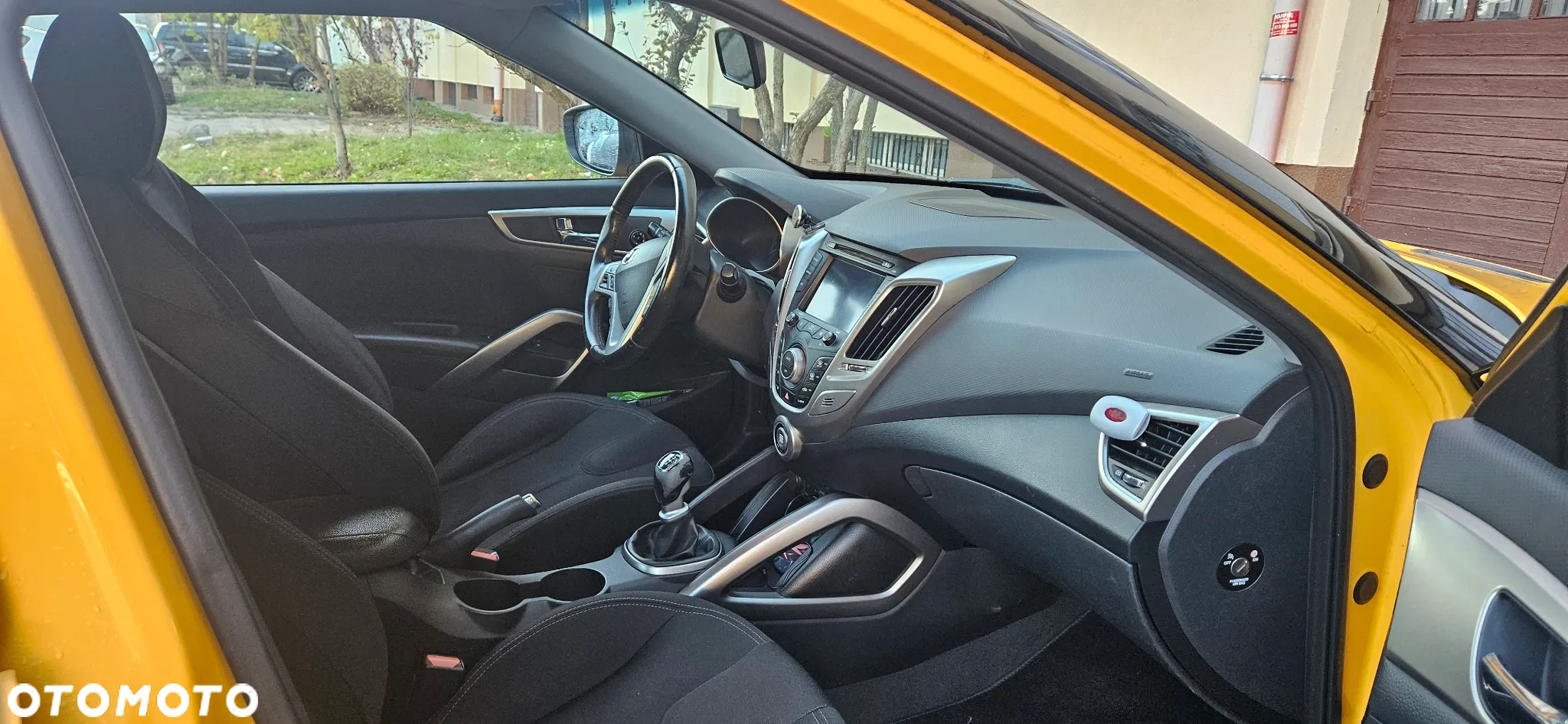 Hyundai Veloster - 9