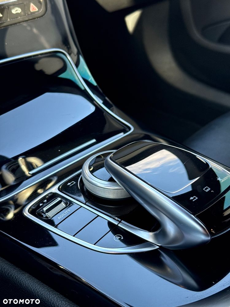 Mercedes-Benz Klasa C 250 7G-TRONIC - 24