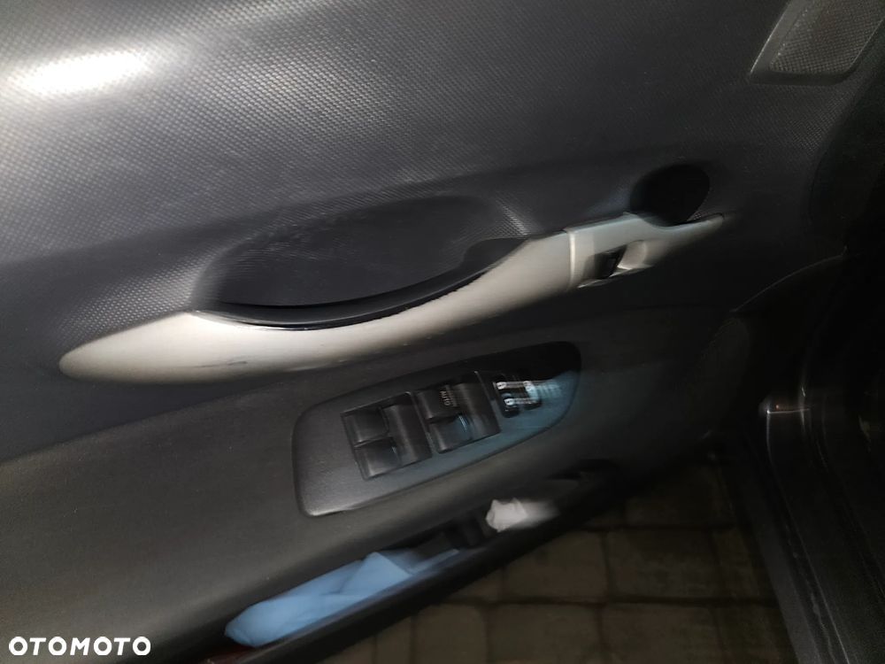 Toyota Auris 1.4 D-4D Premium + EU5 MM - 10