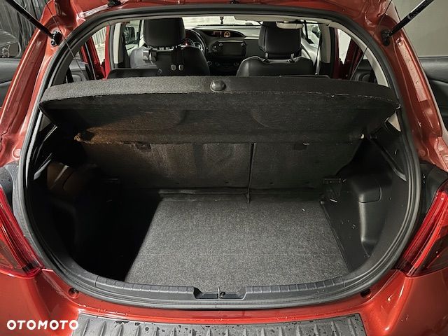 Toyota Yaris - 10