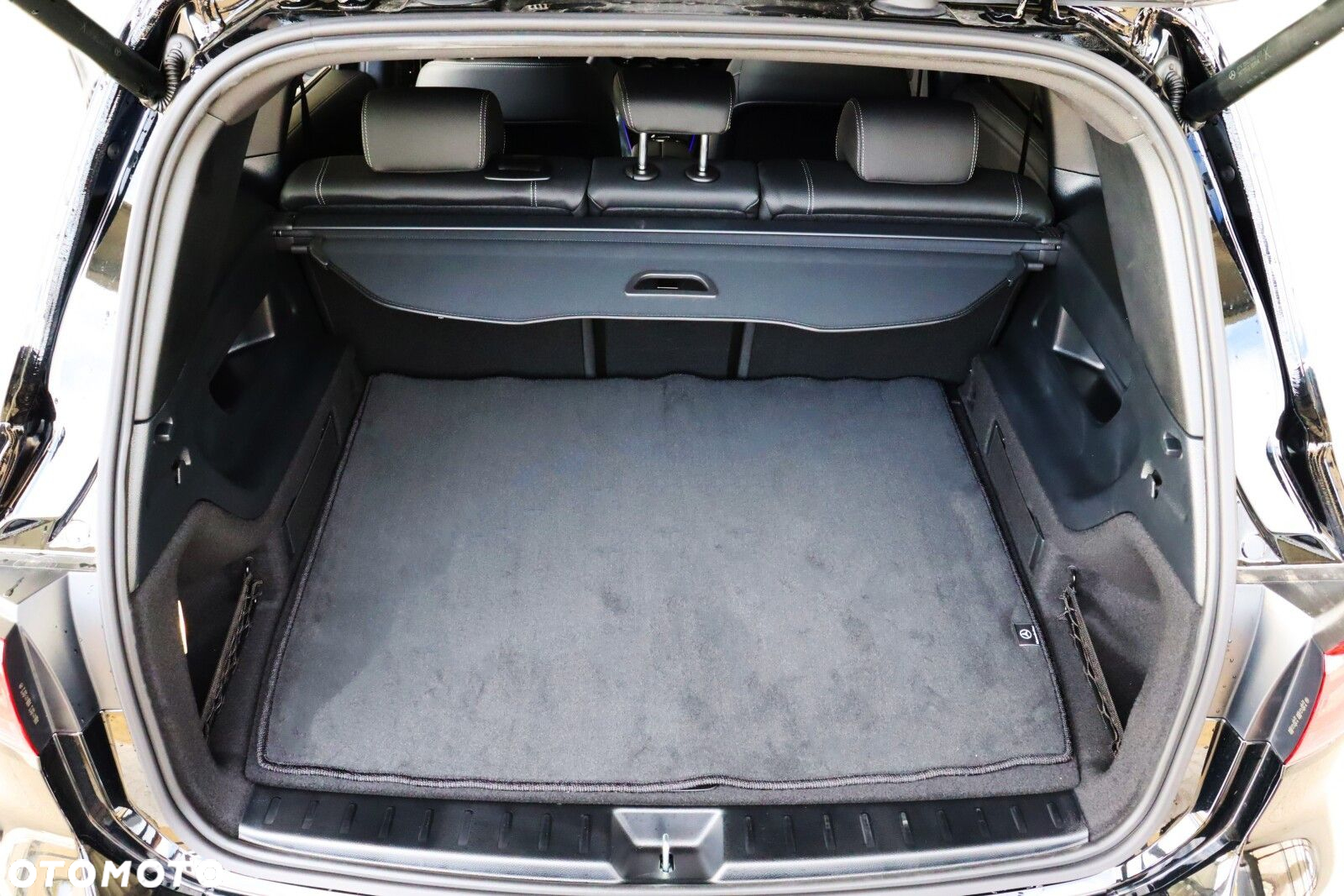 Mercedes-Benz GLB 200 Progressive 7G-DCT - 17