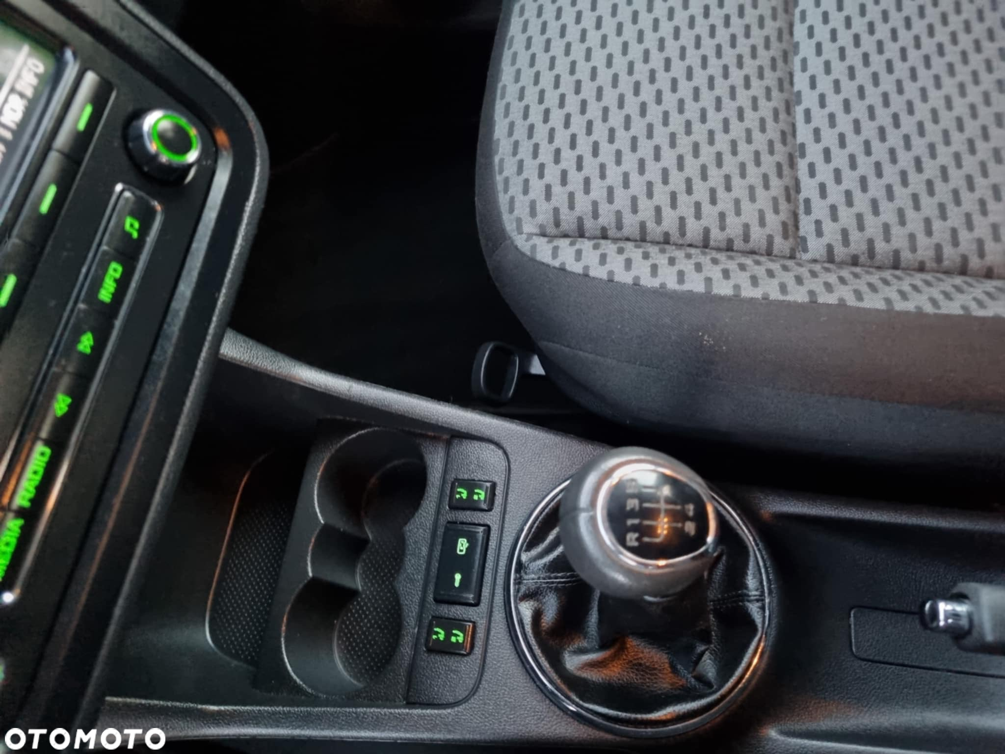 Skoda Fabia 1.2 TSI Active - 12