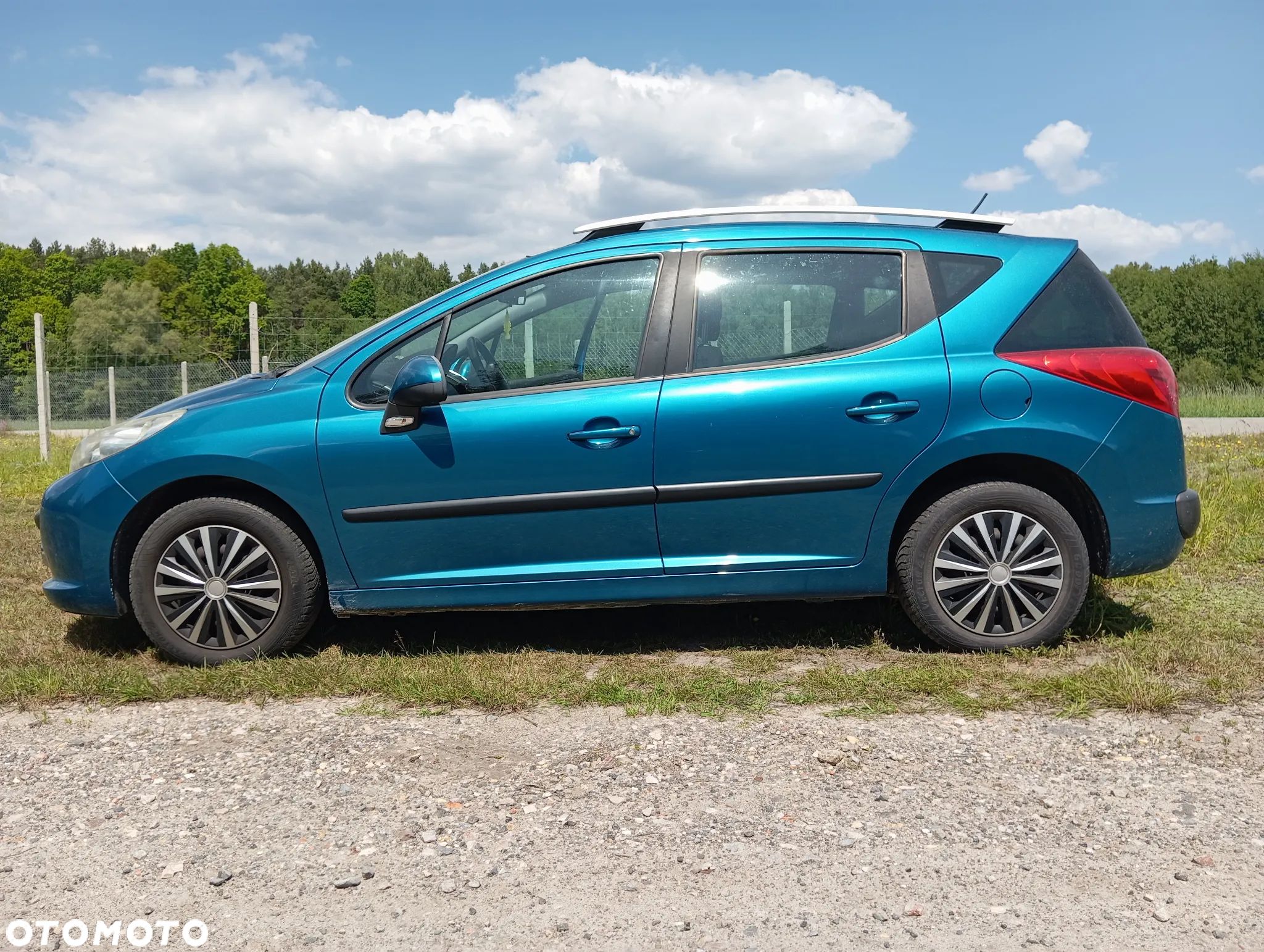 Peugeot 207 - 1