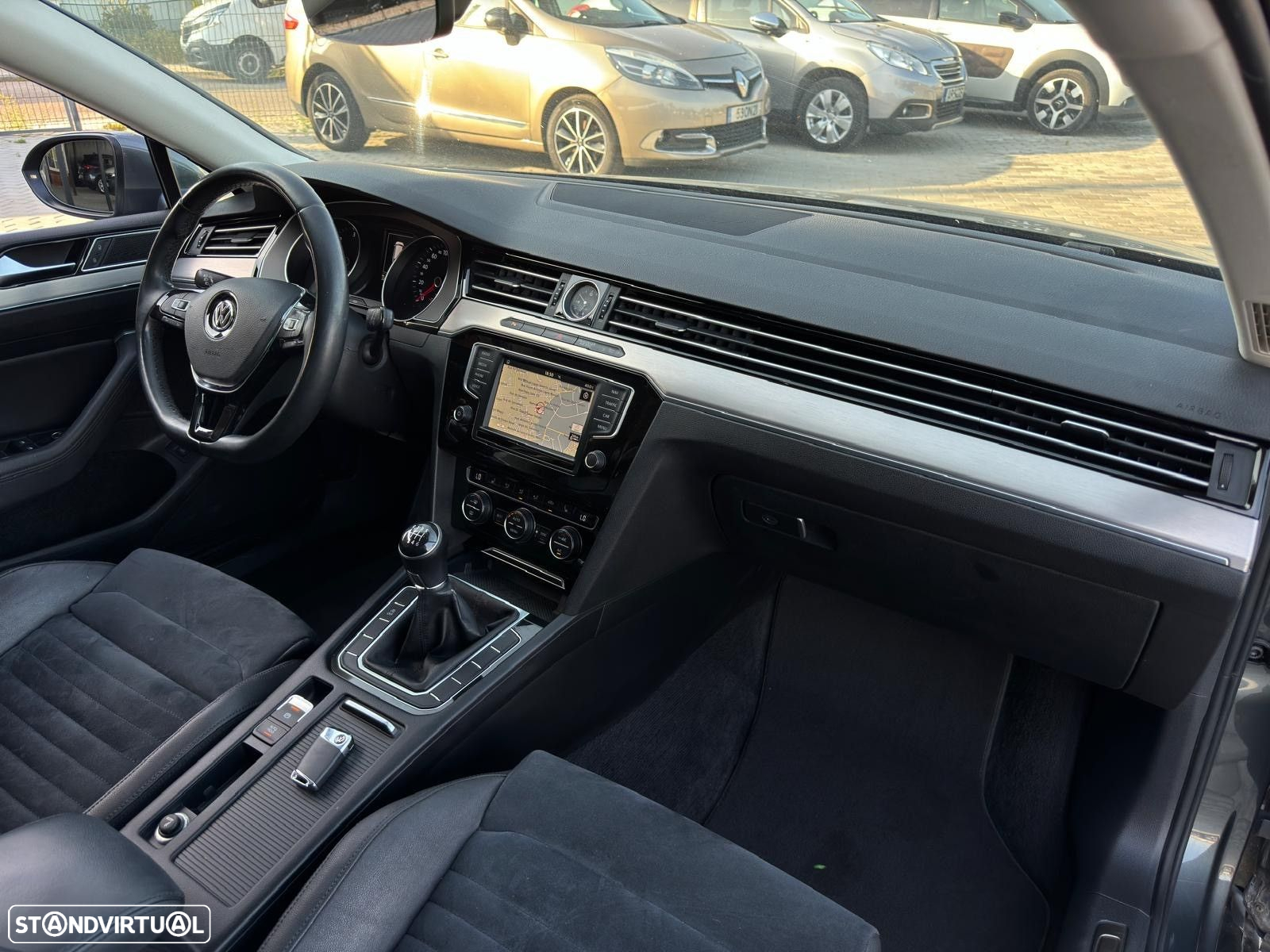 VW Passat Variant 2.0 TDi Highline - 17
