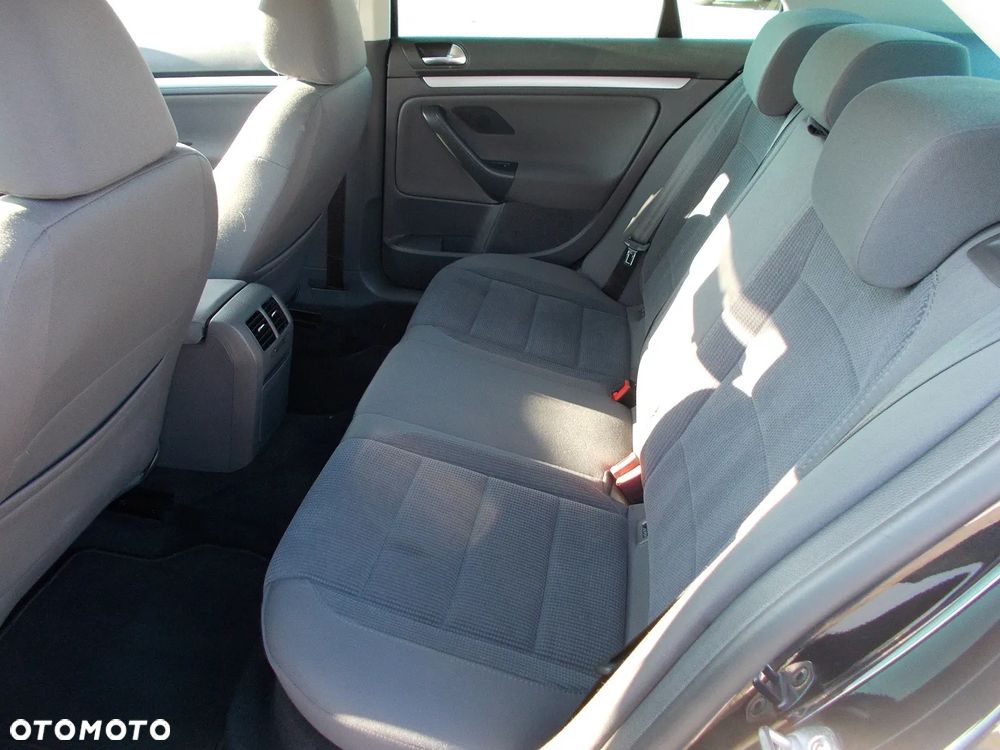 Volkswagen Jetta 1.4 TSI Comfortline - 16