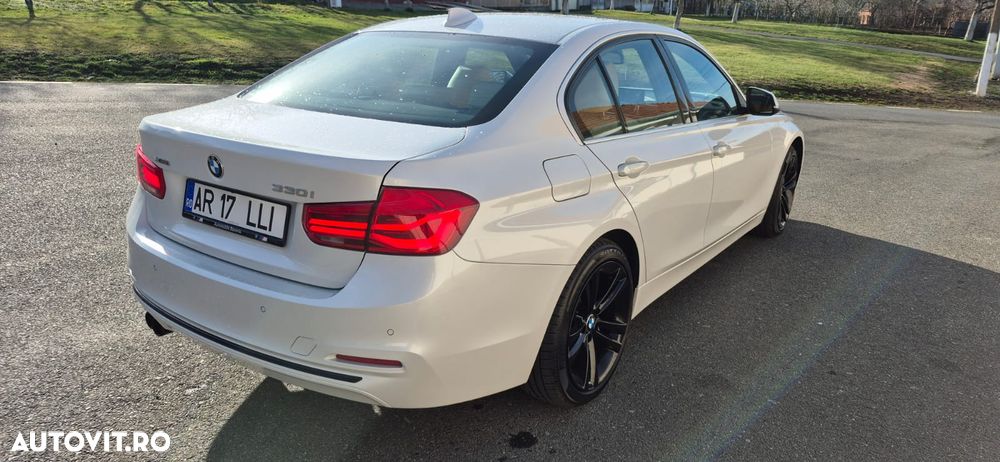 BMW Seria 3 330i xDrive AT M Sport - 3