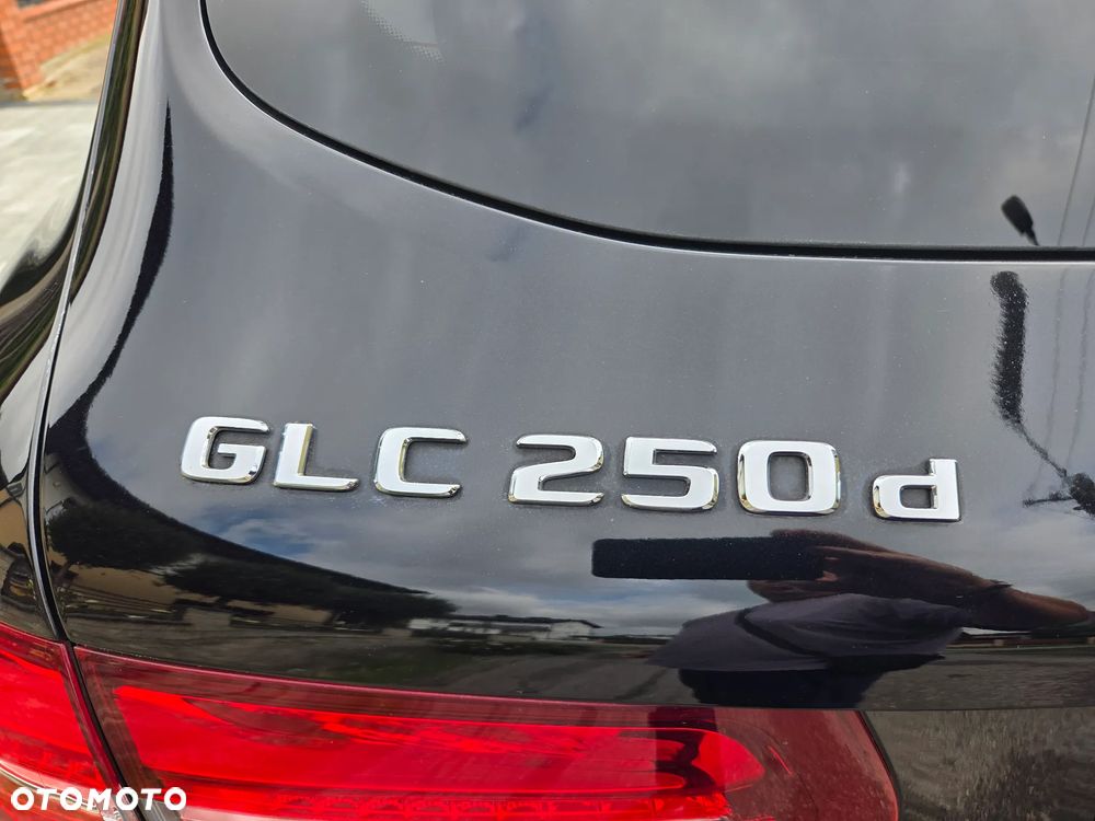 Mercedes-Benz GLC 250 d 4Matic 9G-TRONIC AMG Line - 15