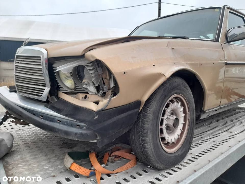Mercedes-Benz W123 1985 photo 2
