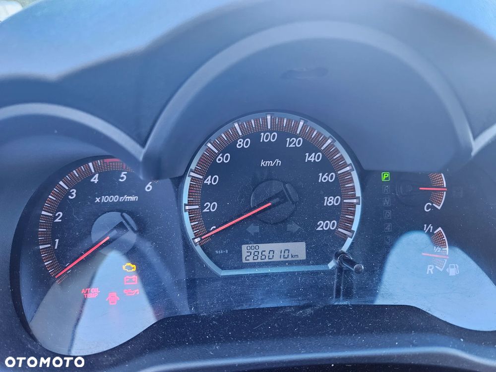Toyota Hilux - 13