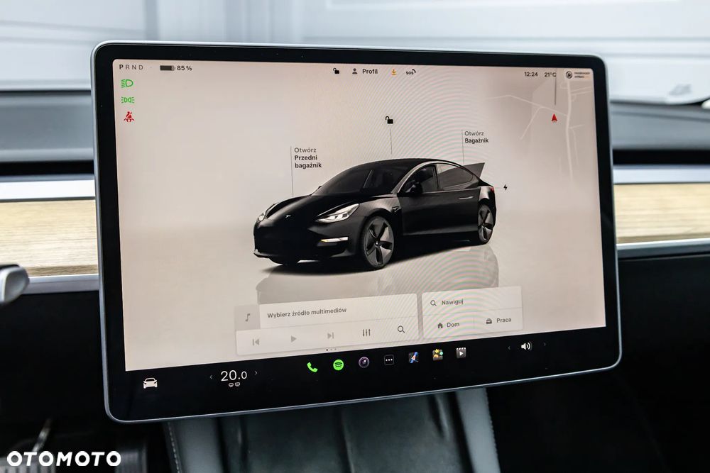 Tesla Model 3 - 21