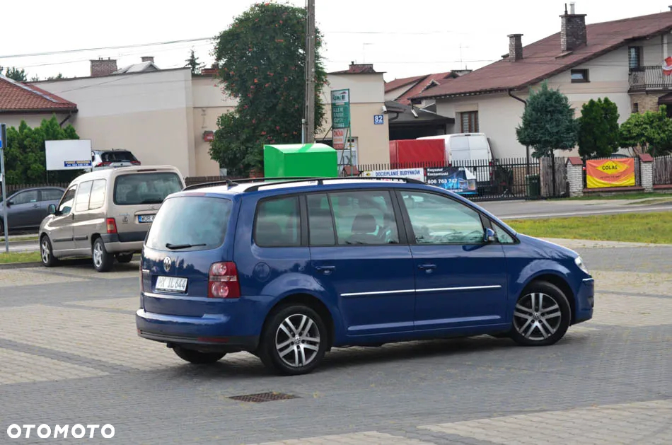 Volkswagen Touran 2.0 TDI DPF Highline - 14