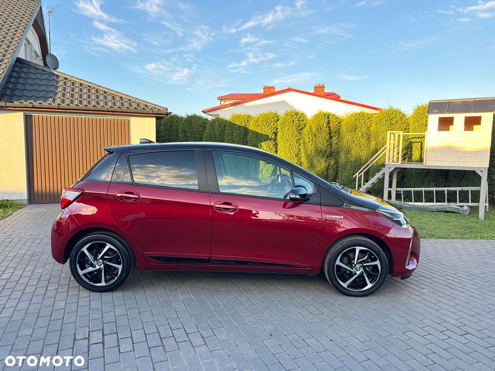 Toyota Yaris Hybrid 100 Selection Platinum - 14