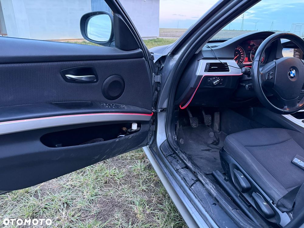 BMW Seria 3 318d DPF - 10