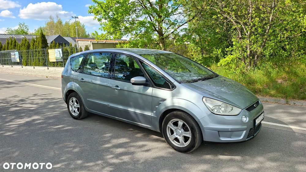 Ford S-Max - 11