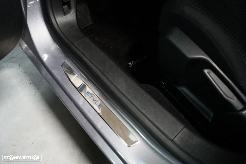 Peugeot 308 SW 1.5 BlueHDi Style - 18