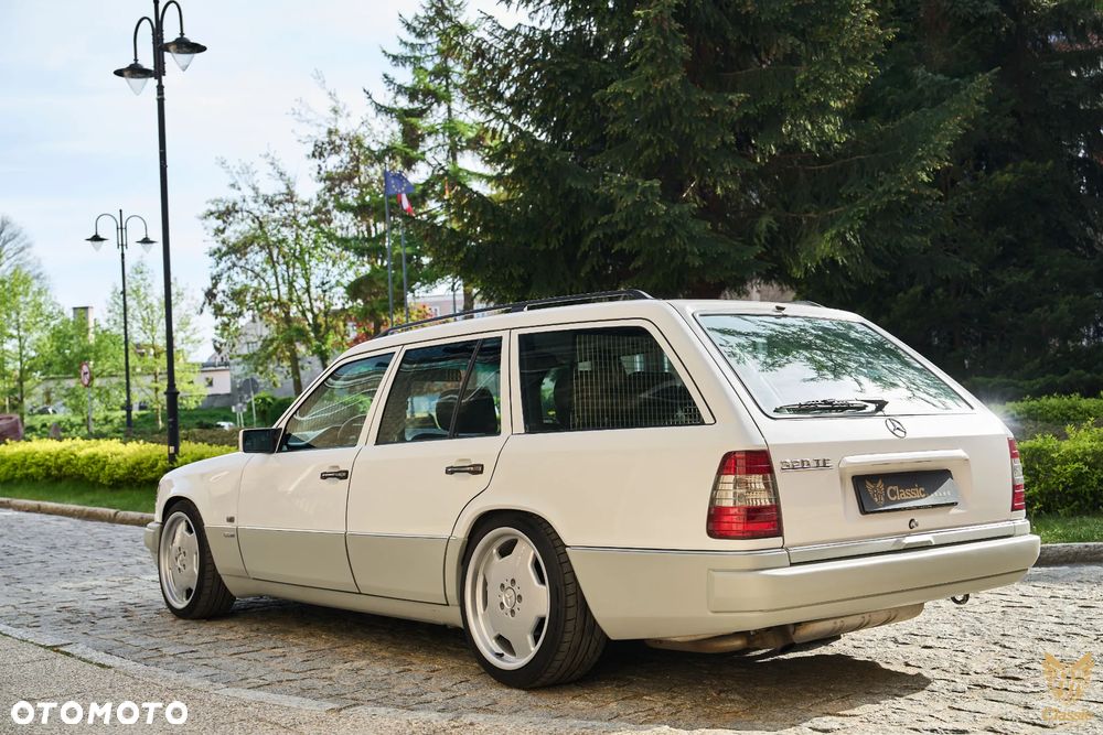 Mercedes-Benz Klasa E - 23