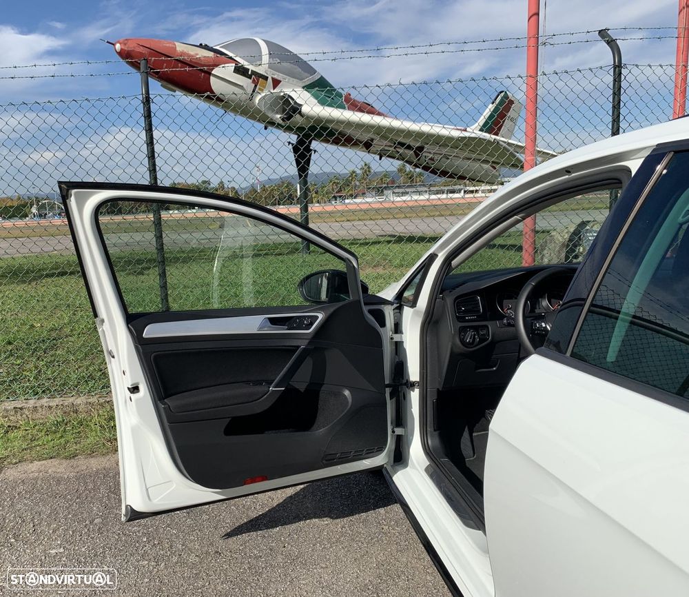 VW Golf 1.6 TDi R-Line - 49