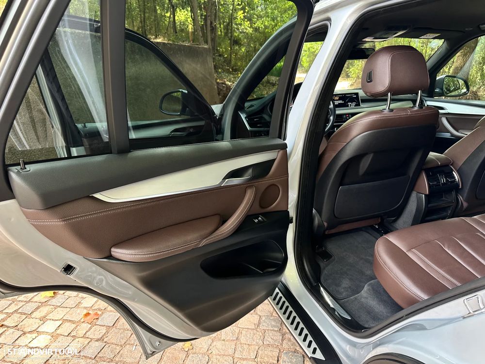 BMW X5 25 d sDrive Comfort 7L - 25