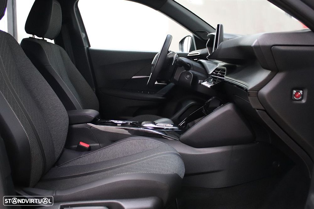 Peugeot 2008 1.2 PureTech Allure EAT8 - 20