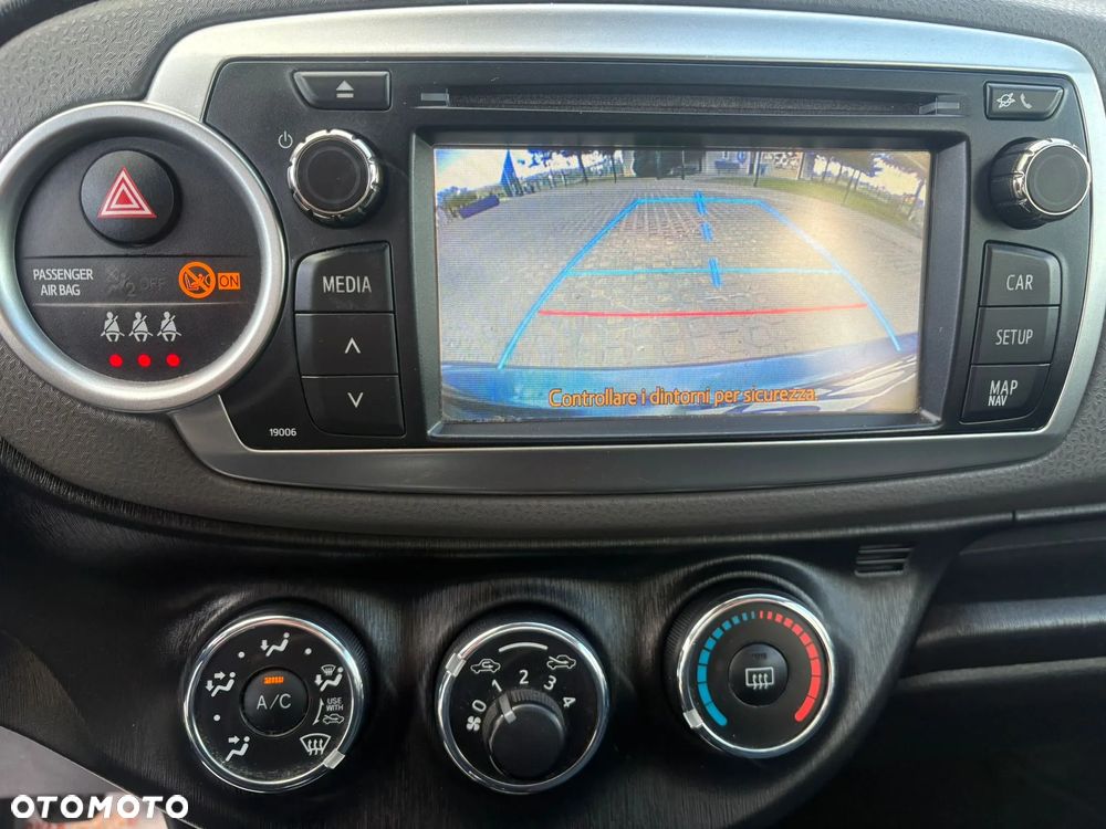 Toyota Yaris 1.33 VVT-i Lounge - 30