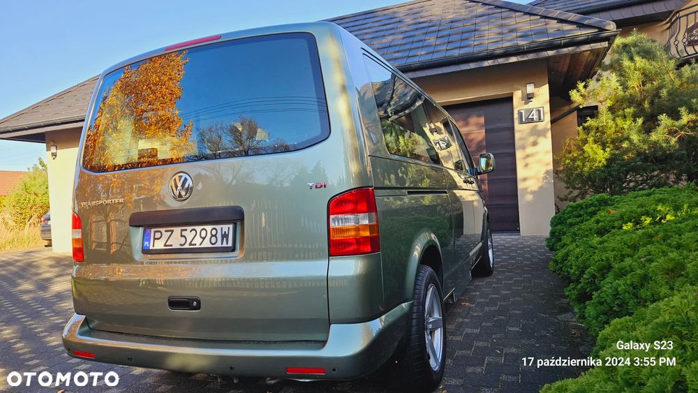 Volkswagen Caravelle - 8