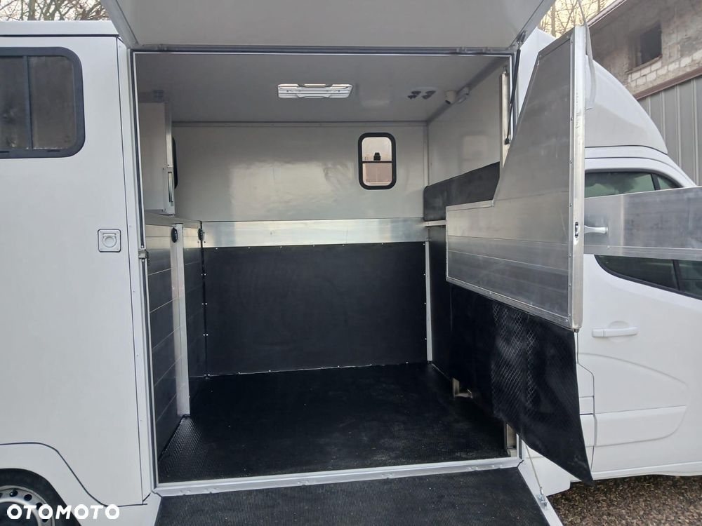 Nissan NV400 - 7
