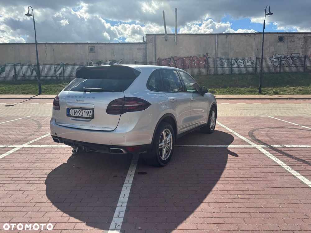 Porsche Cayenne - 4
