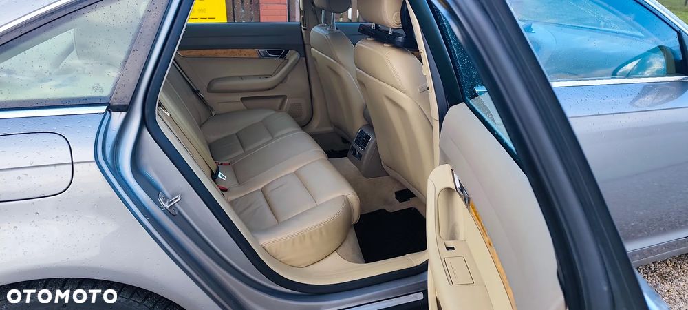 Audi A6 Limousine 4.2 Quattro Tiptronic - 15