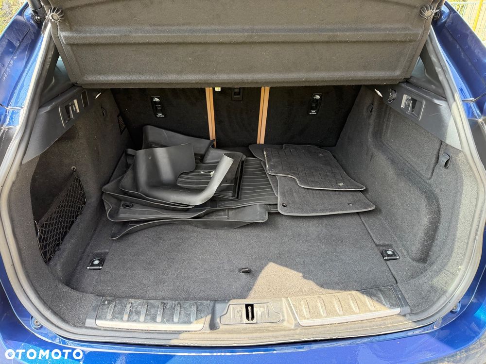 Jaguar F-Pace 2.0 D165 mHEV AWD R-Dynamic SE - 8