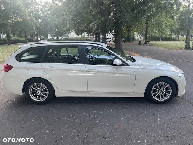 BMW Seria 3 318d - 5