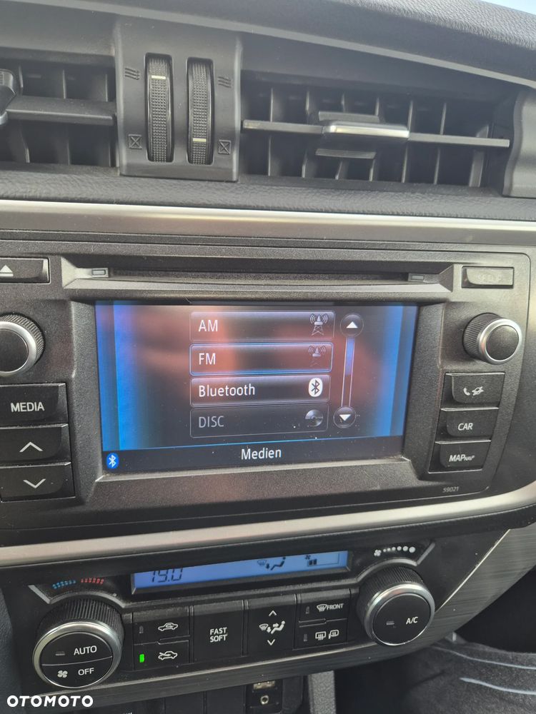 Toyota Auris 2.0 D-4D Executive - 22